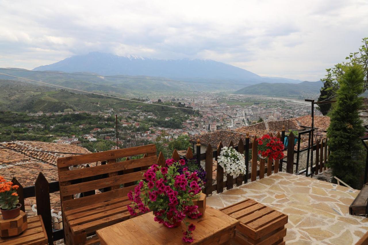 Guest House Maria - Berat Castle Экстерьер фото