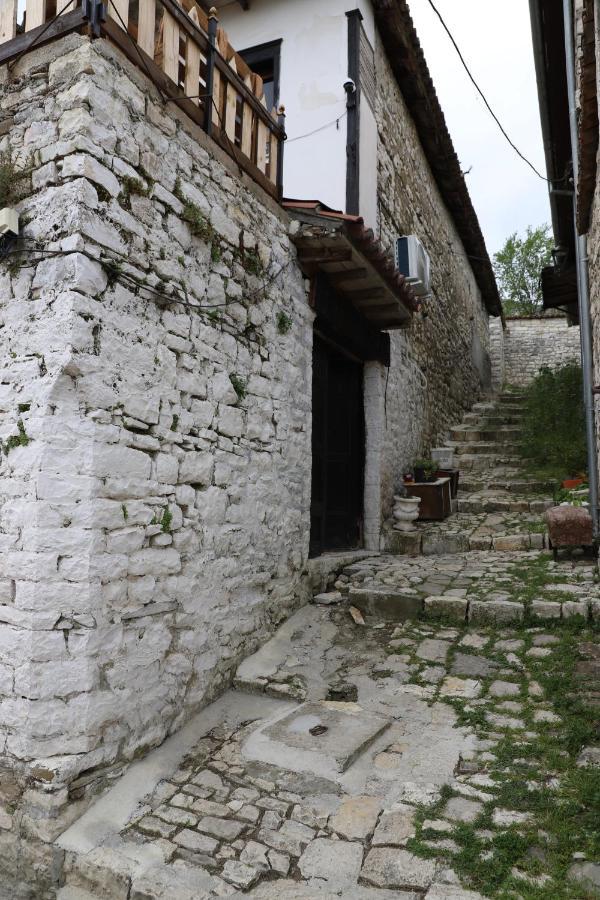 Guest House Maria - Berat Castle Экстерьер фото