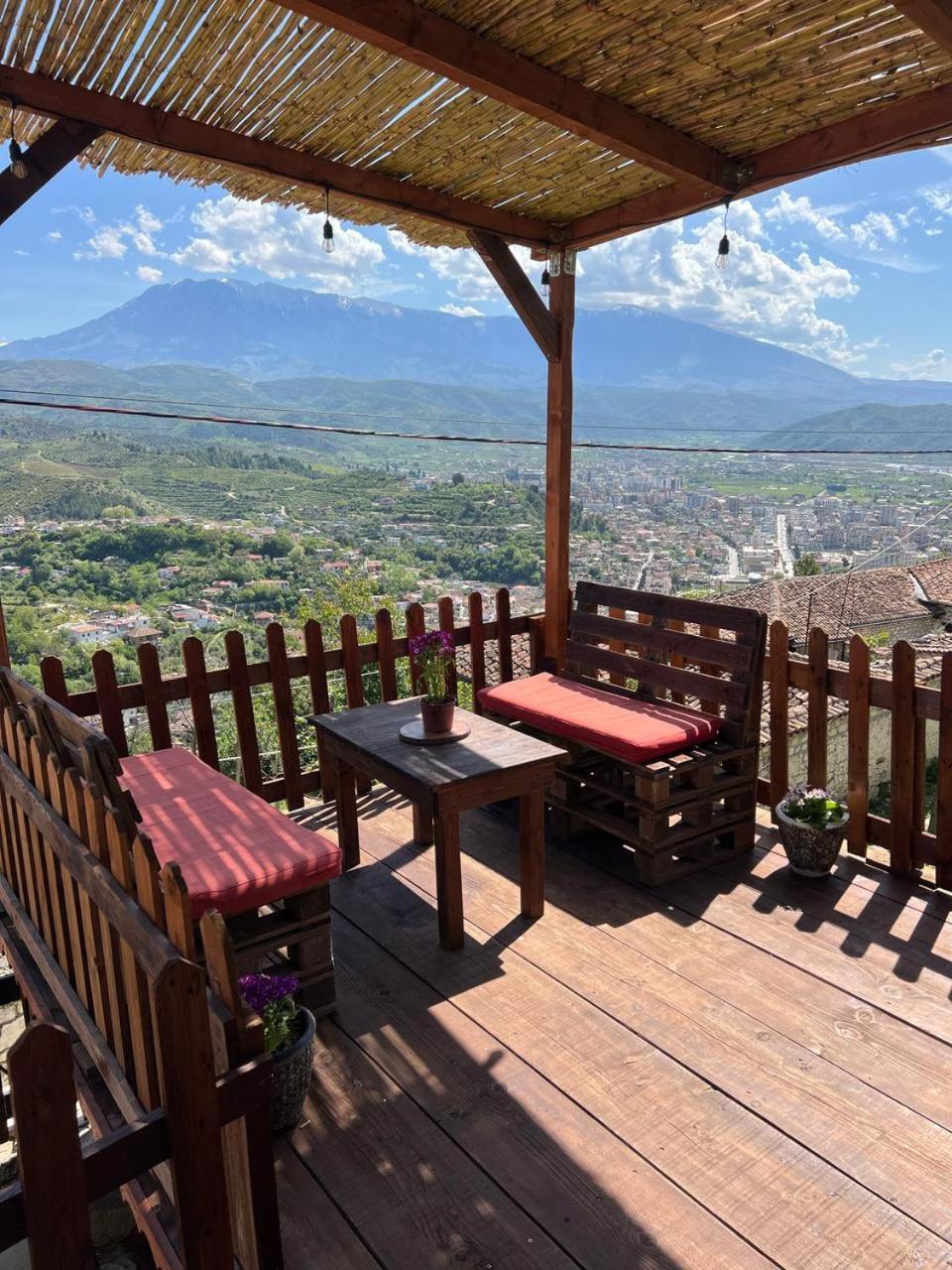 Guest House Maria - Berat Castle Экстерьер фото